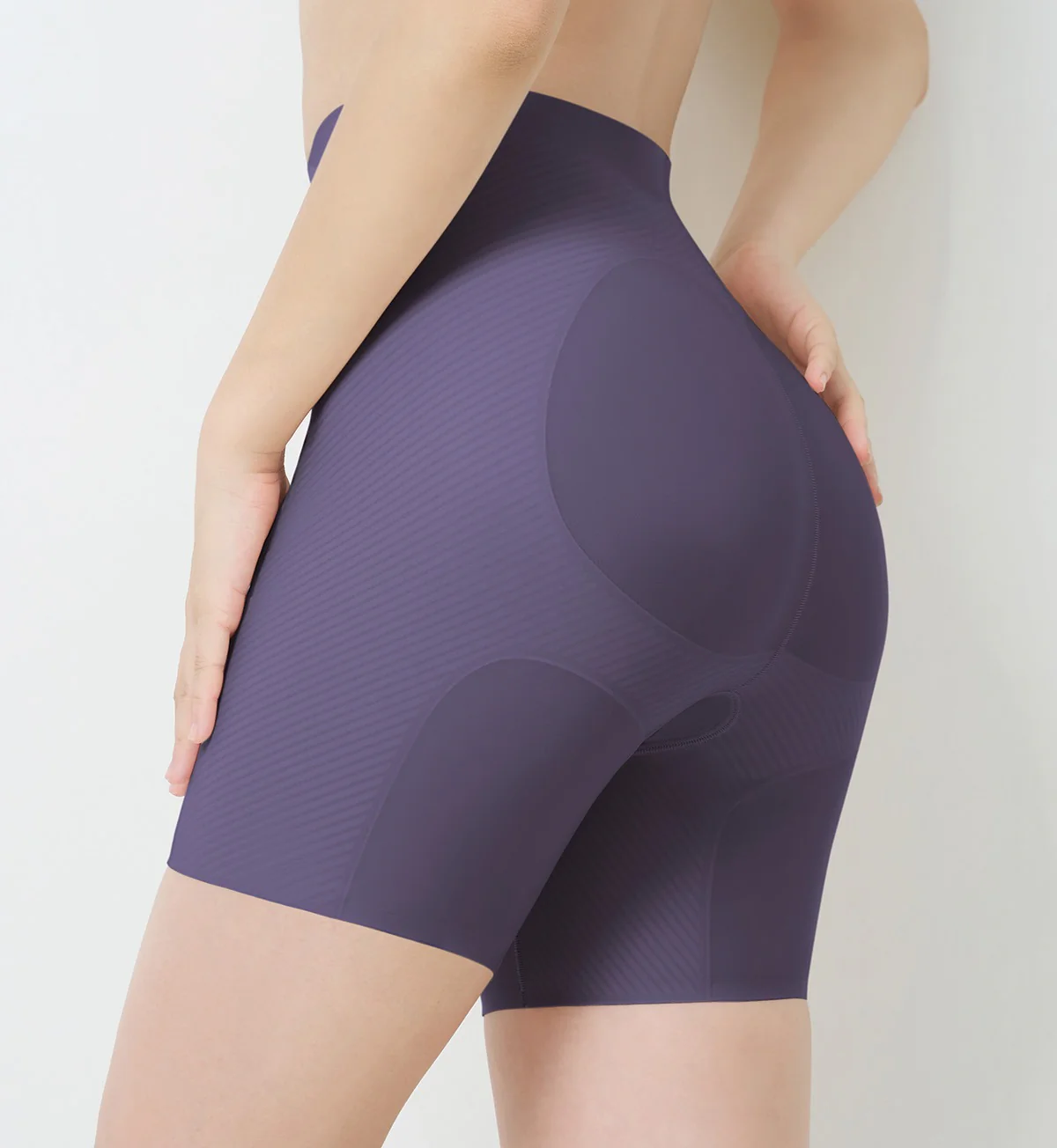 Body Make Up Illusion Curve Middle Length Panty - Image 4