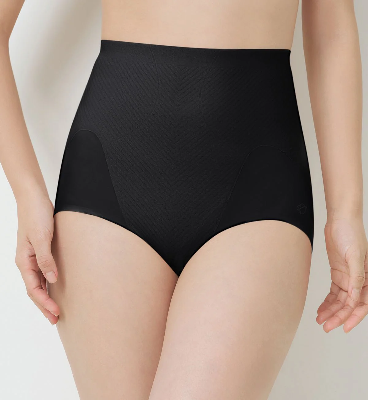 Body Make Up Illusion Curve Panty - Image 2