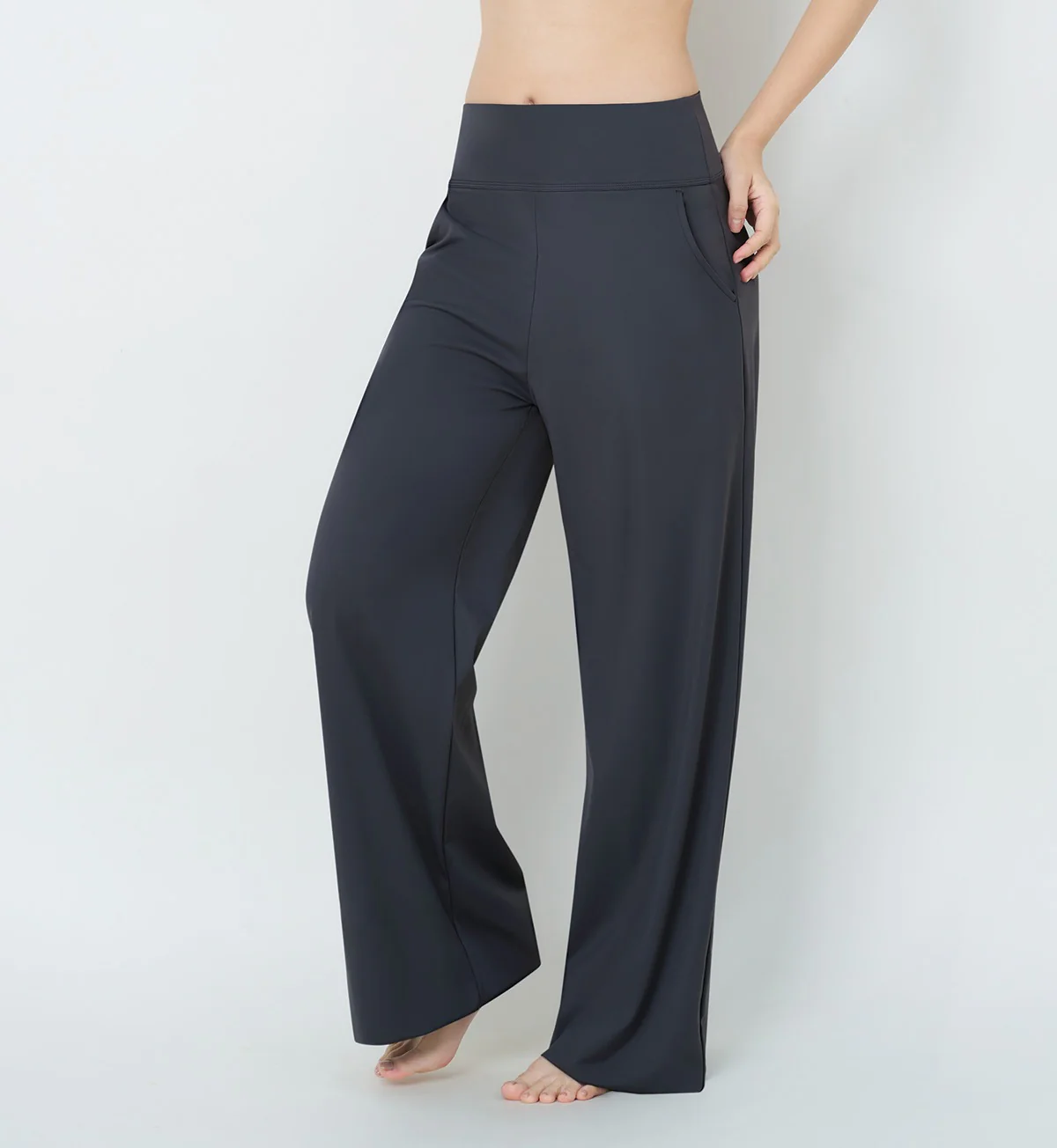 City Flow Chillax Wide-Legged Pants - Image 3