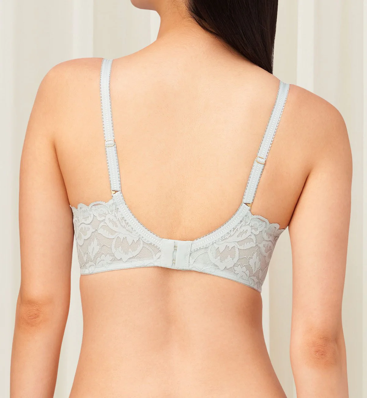 Luxe Lace Non-Wired Push Up Deep V Bra - Image 3