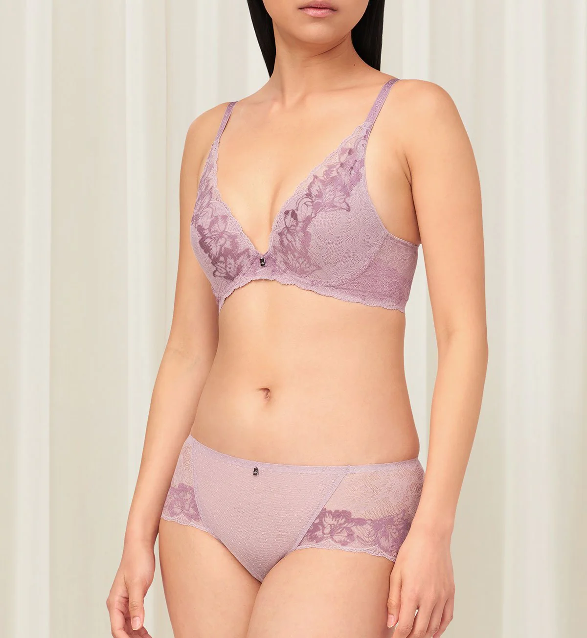 Magic Wire Lite Sensation Push Up Deep V Bra - Image 4