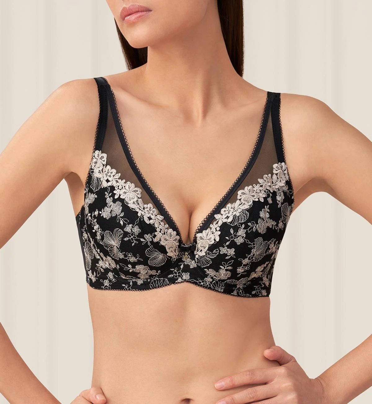 Mallow Embroidery Wired Padded Bra - Image 2