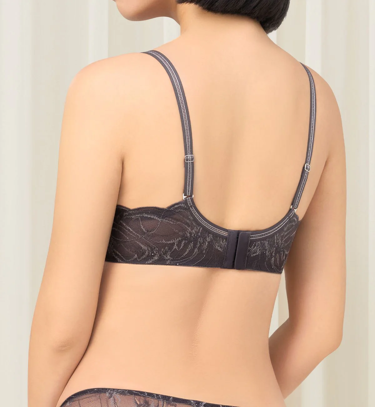Shimmer Lace Wired Push Up Deep V Bra - Image 3