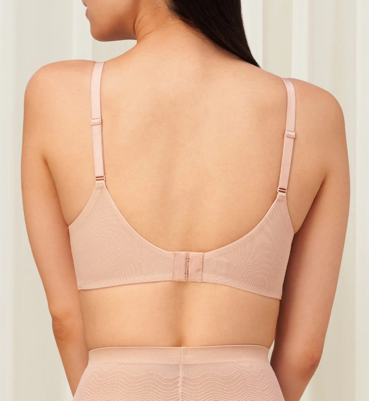 Smooth Sensation Magic Push Up Deep V Bra - Image 3