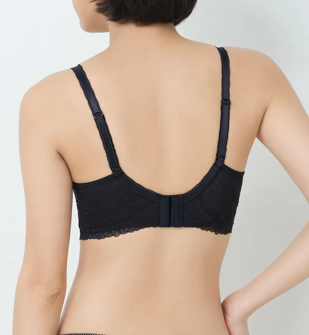 Tri-Air Lite Delight Non-Wired Push Up Deep V Bra - Image 3